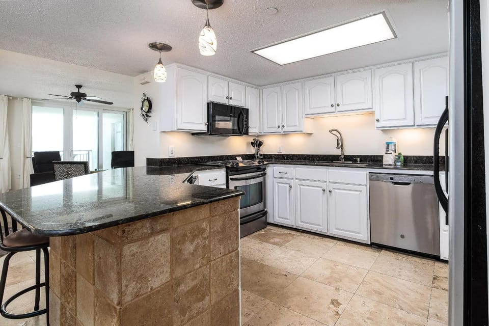 Nautilus 1703 Gulf Front Large 2 BR 2 BA Penthouse 7th Floor House in Okaloosa Island