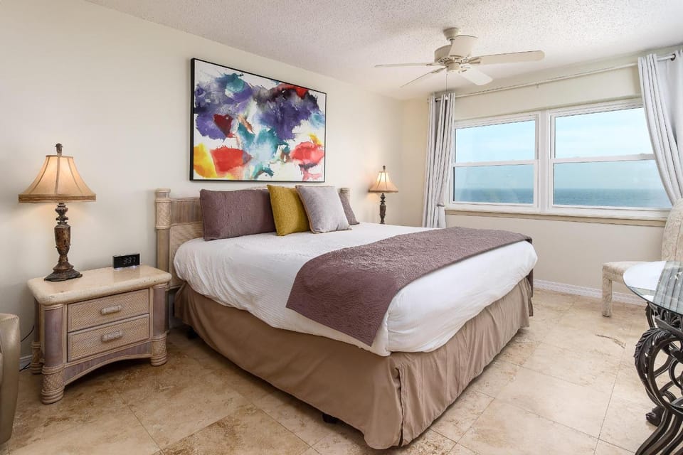 Nautilus 1703 Gulf Front Large 2 BR 2 BA Penthouse 7th Floor House in Okaloosa Island