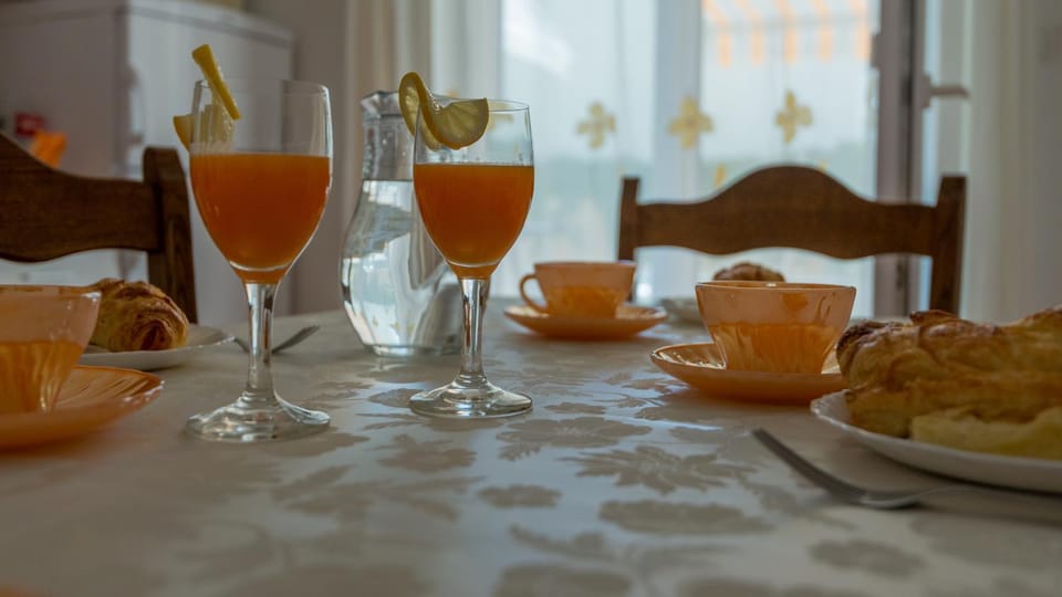 Dining area, Food