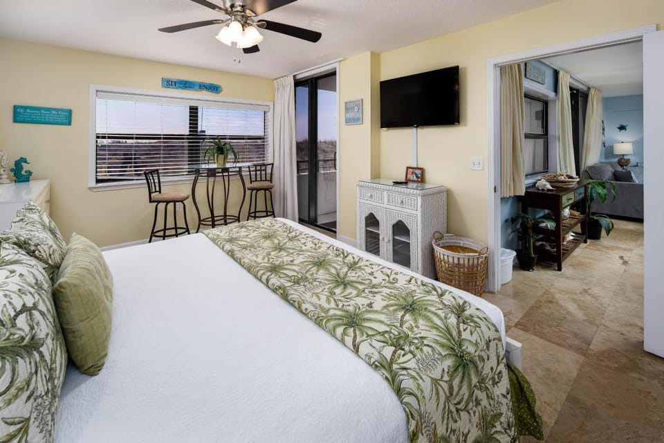 Nautilus 1103 - 3 BR - Groundfloor on the beach House in Okaloosa Island