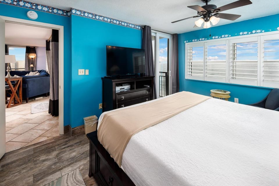 Nautilus 1704 Gulf Front 2 BR Large Penthouse 7th Flr House in Okaloosa Island