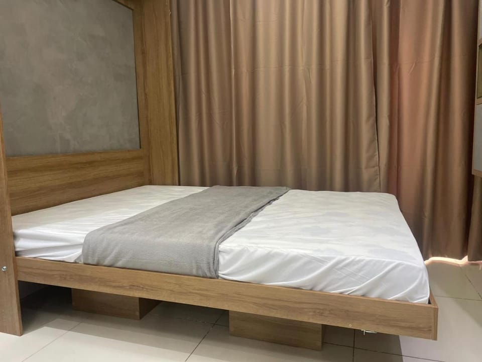 Bed, Living room