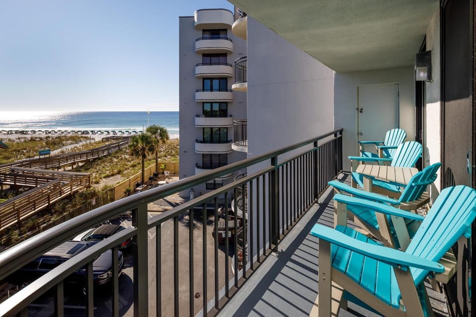 Nautilus 2408 Gulf View 4th Flr 2 BR 2 BA House in Okaloosa Island