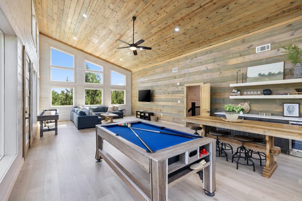 Pines and Recreation House in Broken Bow