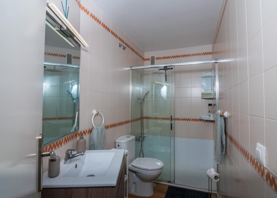 Shower, Toilet, Bathroom