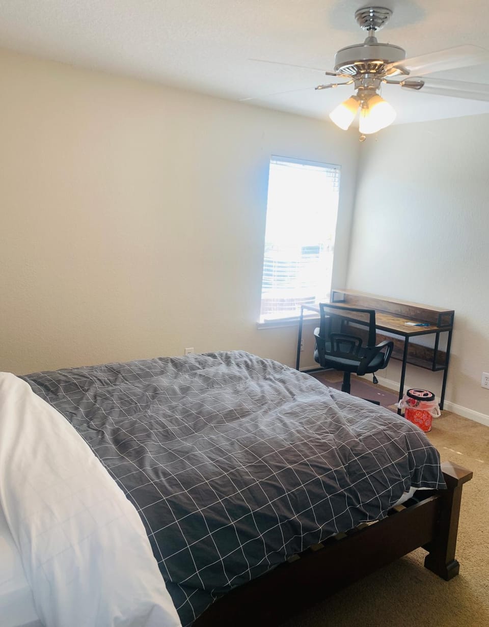 Private Queen Room Cypress 290, TX Vacation rental in Cypress