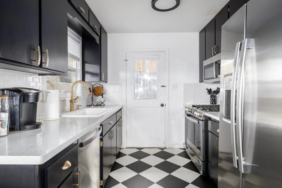 Kitchen or kitchenette, dishwasher, microwave, minibar, oven, pet friendly, stove, toaster