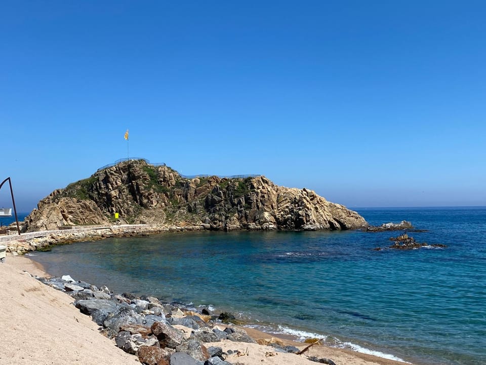 Property building, Off site, Natural landscape, Beach