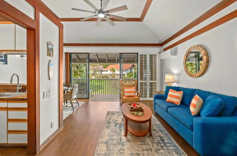 Living room, Seating area, fireplace