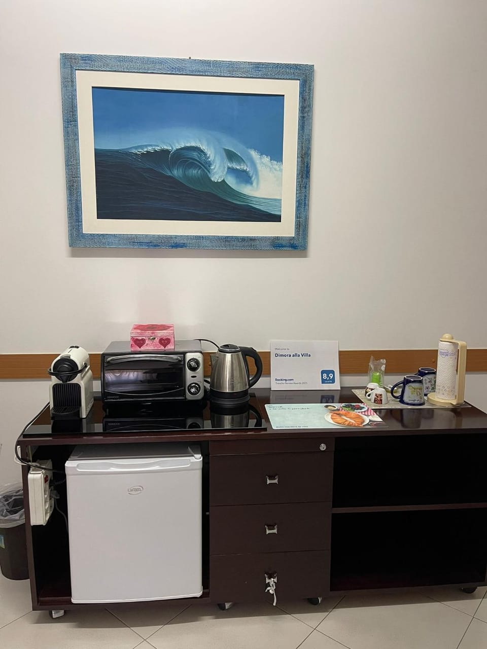 Coffee/tea facilities, minibar