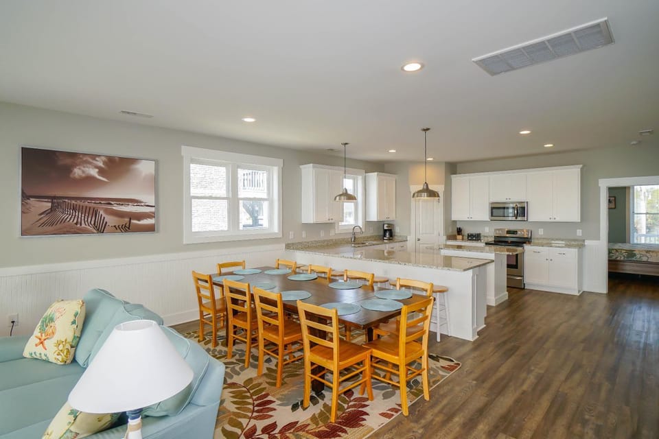 Kitchen or kitchenette, Living room, Dining area, furniture, microwave