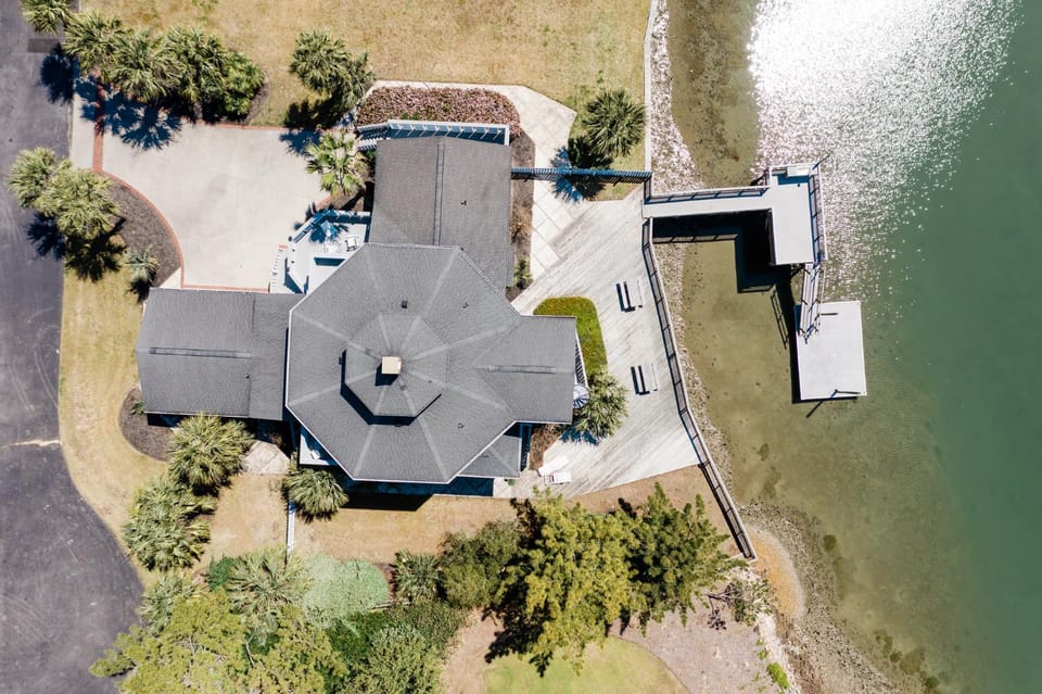Property building, Day, Natural landscape, Bird's eye view, Garden, Beach, Swimming pool