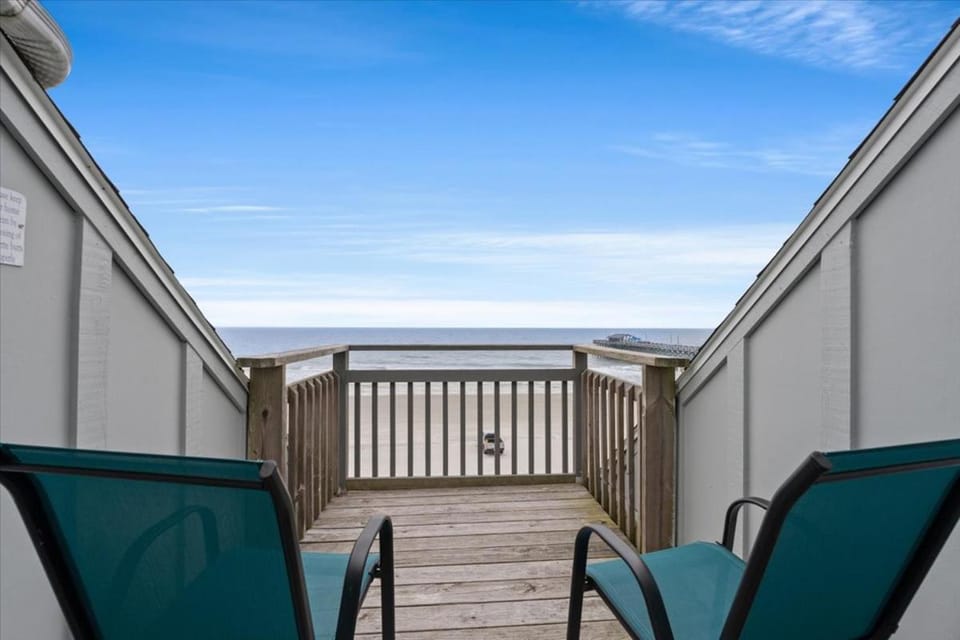 Day, Summer, View (from property/room), Balcony/Terrace, Seating area, Beach, Sea view