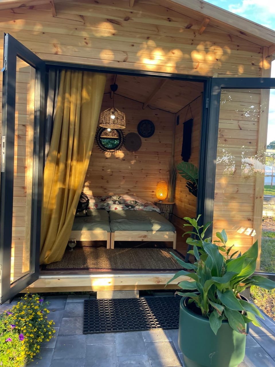 Day, Garden, Garden, View (from property/room), Seating area, Bedroom
