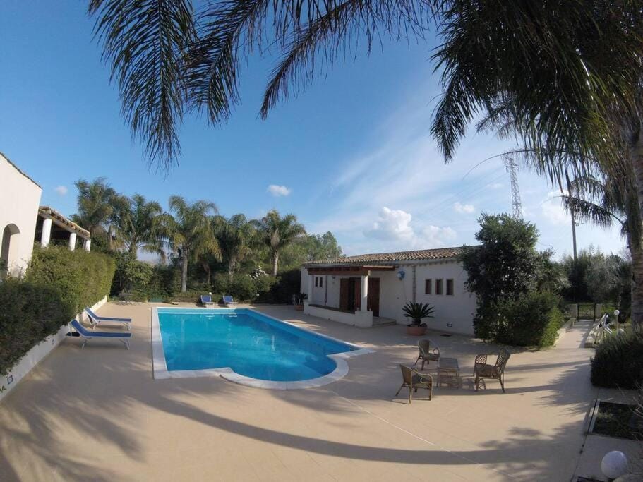 Swimming pool, Swimming pool