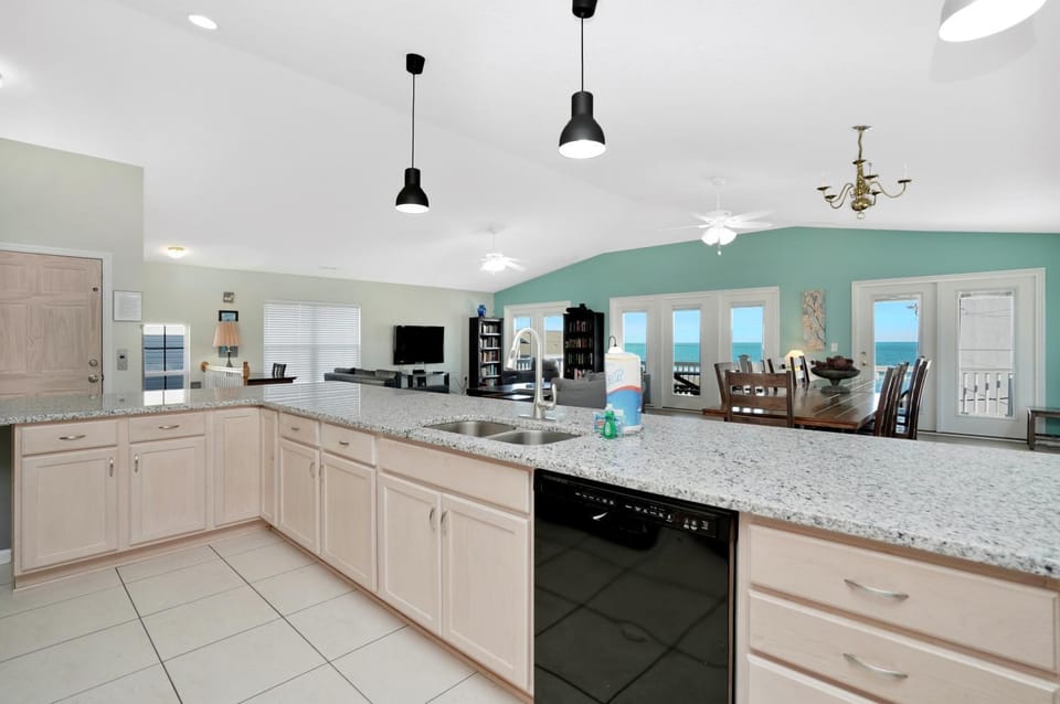 TV and multimedia, Kitchen or kitchenette, Living room, Dining area, Sea view