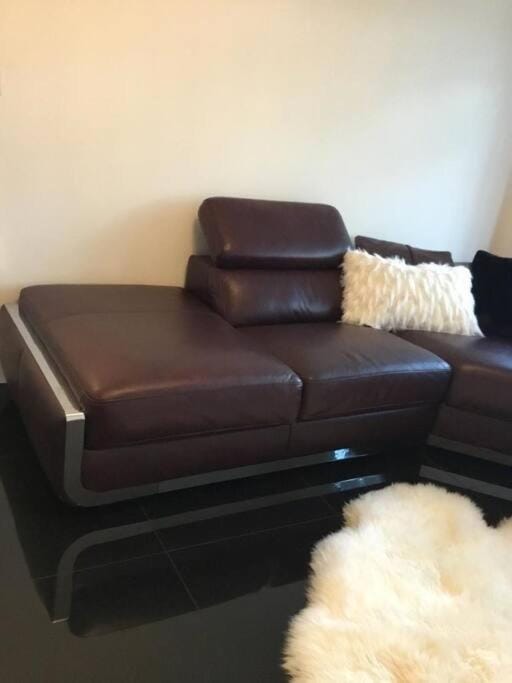 Fabulous 4 Bed Home with Gym House in Basildon