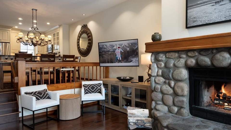Living room, Seating area, fireplace