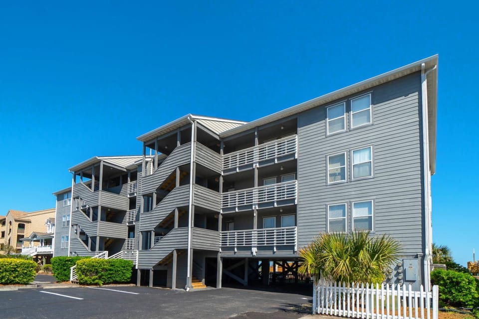 Surf Harbor Unit 104 House in Surfside Beach