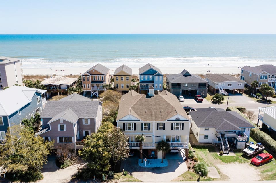Property building, Day, Neighbourhood, Bird's eye view, Beach, Sea view, Parking