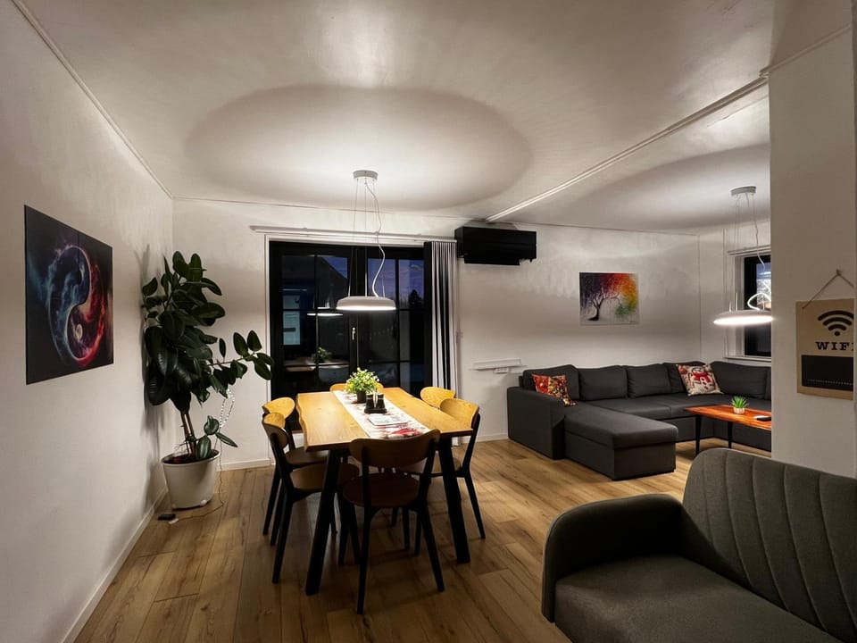 Living room, Dinner