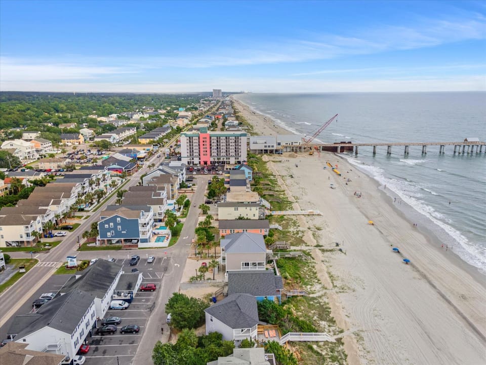 Giant Jims Beachfront Inn House in Surfside Beach