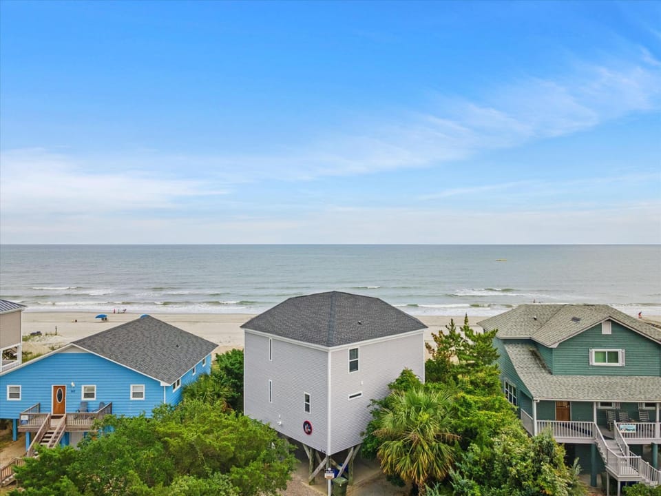 Giant Jims Beachfront Inn House in Surfside Beach