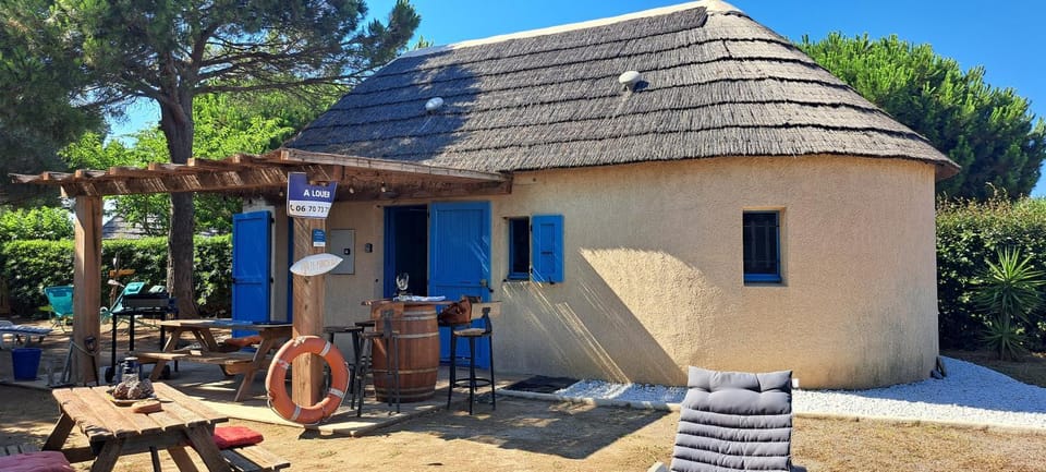 Barcarès Île des pêcheurs dernières disponibilités mas classé 4 étoiles rénové avec goût 6 à 8 couchages libre le 19 à fin septembre piscine ouverte Campground/ 
RV Resort in Le Barcarès