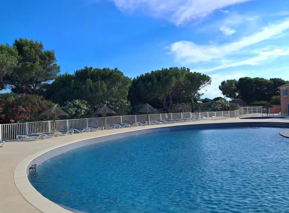 île des pêcheurs joli mas rénové libre jusqu'au 4 juillet espaces aquatiques tout neufs Campground/ 
RV Resort in Le Barcarès