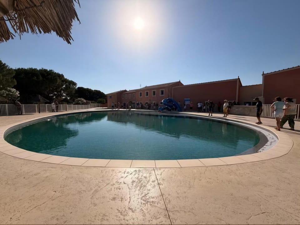 île des pêcheurs joli mas rénové libre jusqu'au 4 juillet espaces aquatiques tout neufs Campground/ 
RV Resort in Le Barcarès
