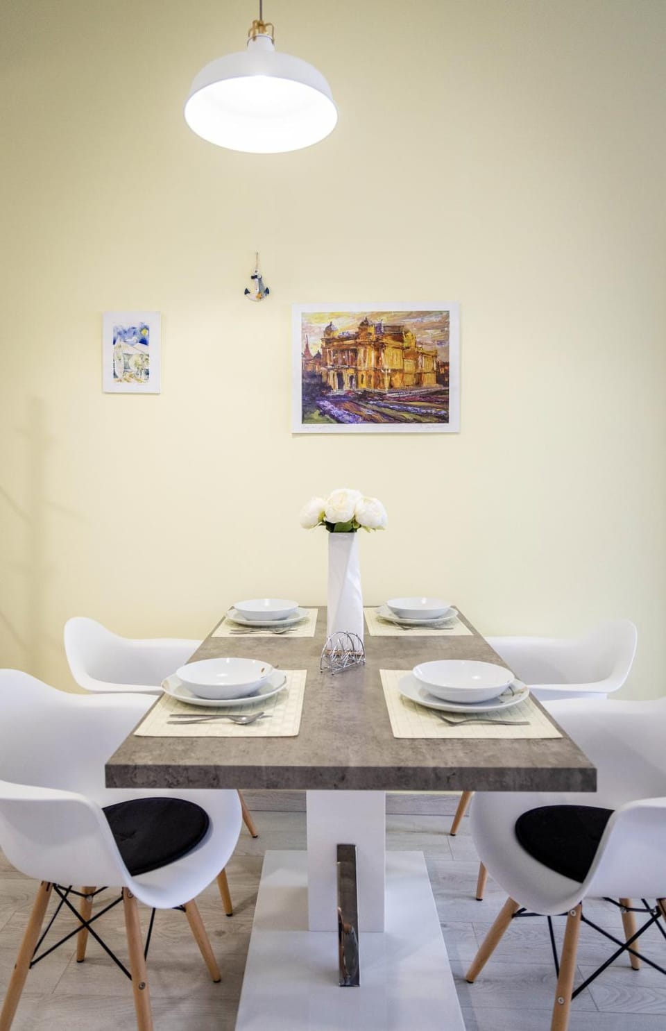 Seating area, Dining area