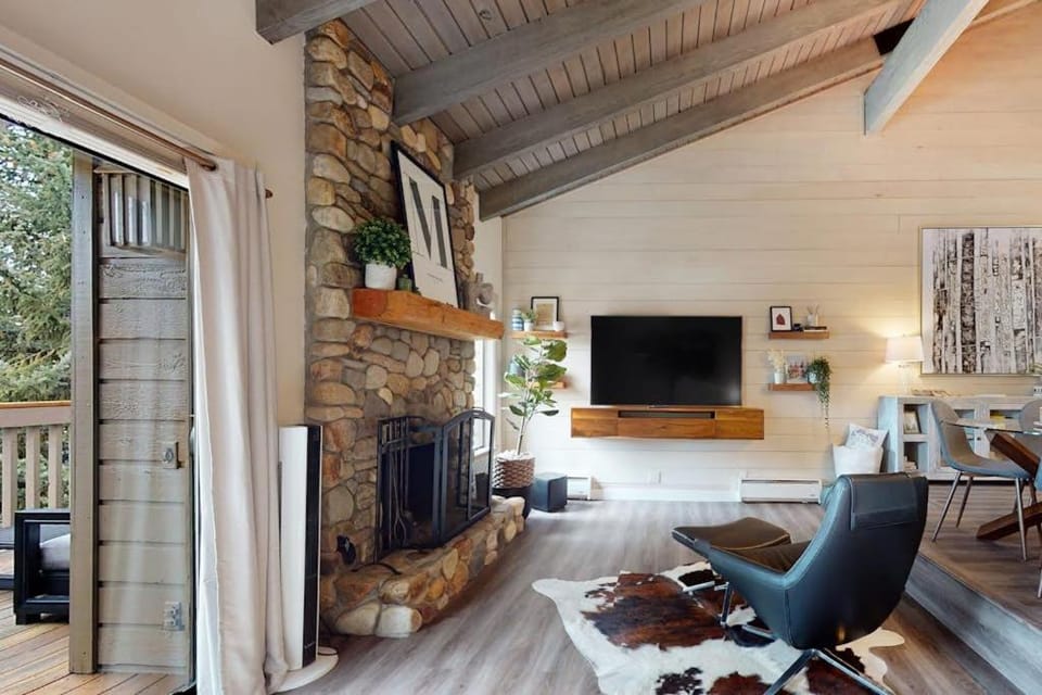 Mountain Modern Escape Apartment in Sun Valley