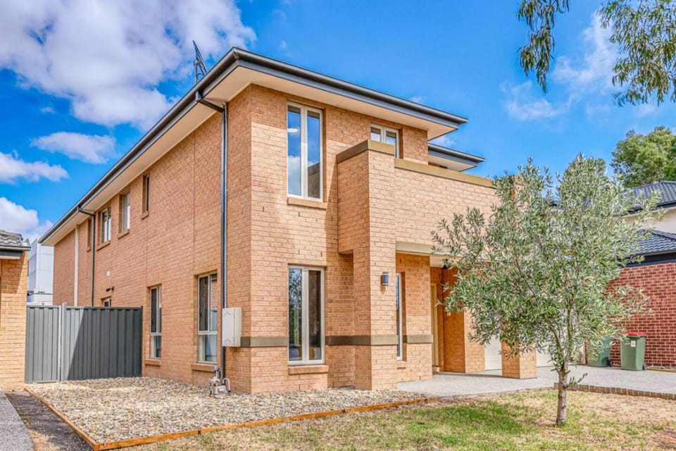 Spacious Villa 7BRM 5-bathroom House Point Cook Double Storey Villa in Melbourne