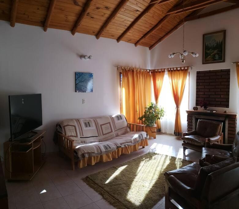 Communal lounge/ TV room, TV and multimedia, Living room