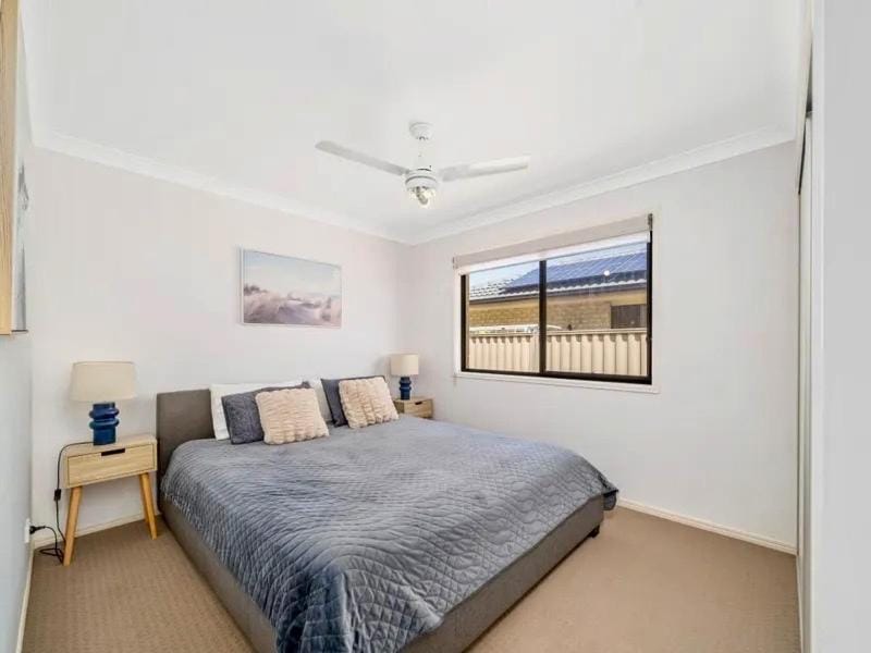 Sandstone Pt Pet friendly 4-bedroom home House in Sandstone Point
