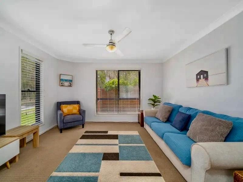 Sandstone Pt Pet friendly 4-bedroom home House in Sandstone Point