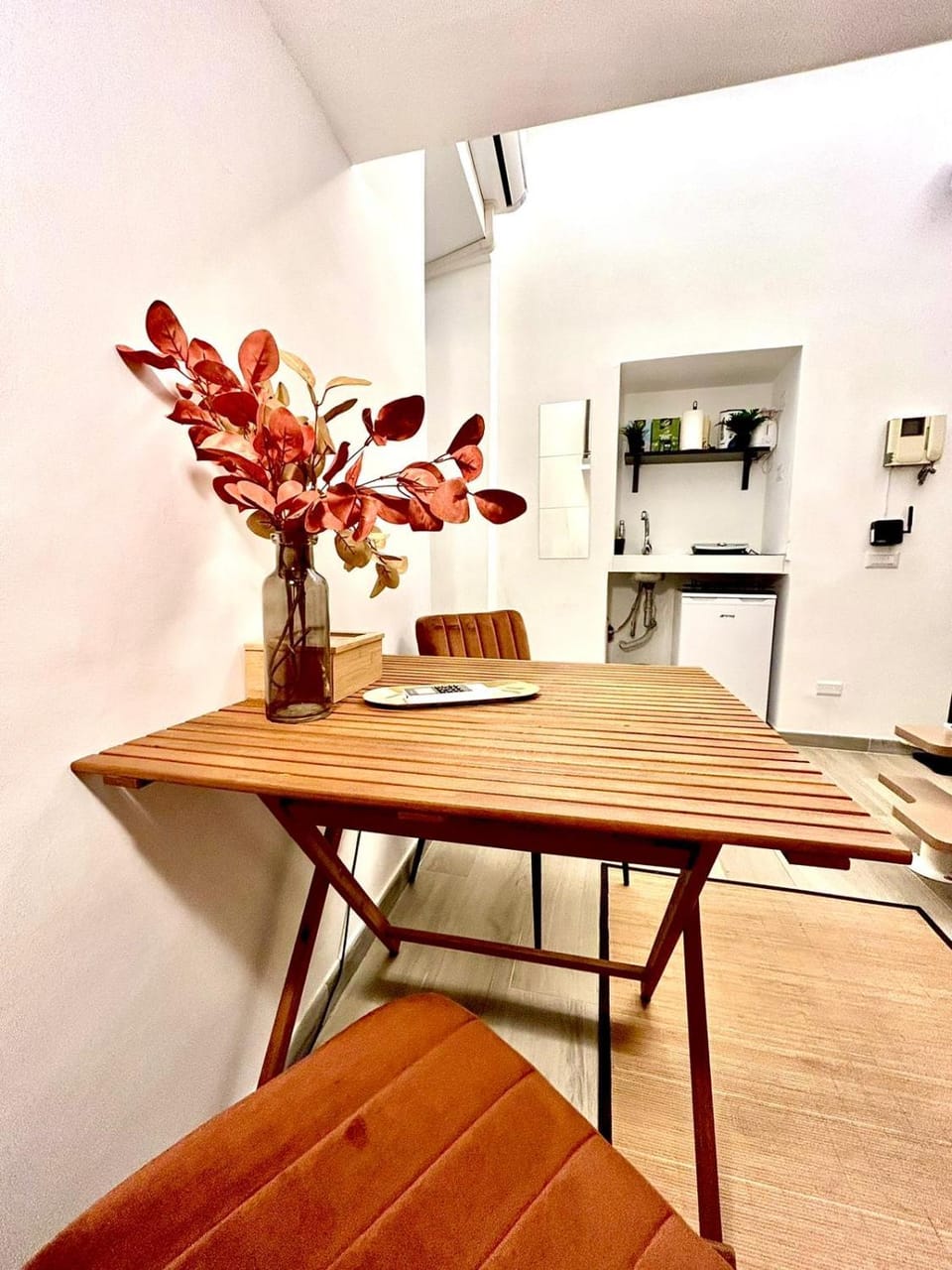 Dining area, Lunch, stove, stove