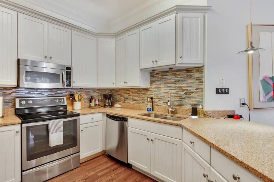 Starland Town House, Walk to the Park House in Savannah