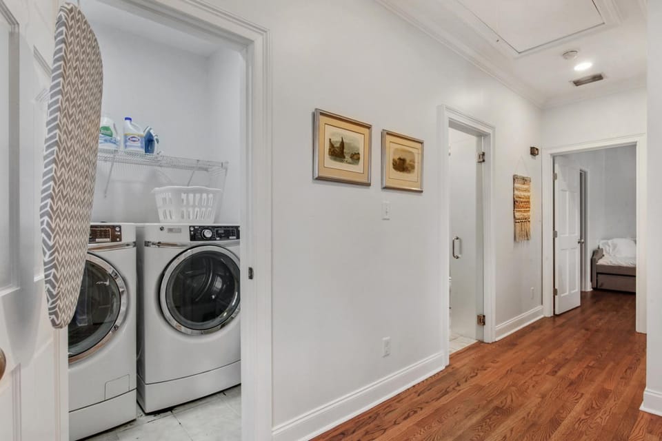 Starland Town House, Walk to the Park House in Savannah