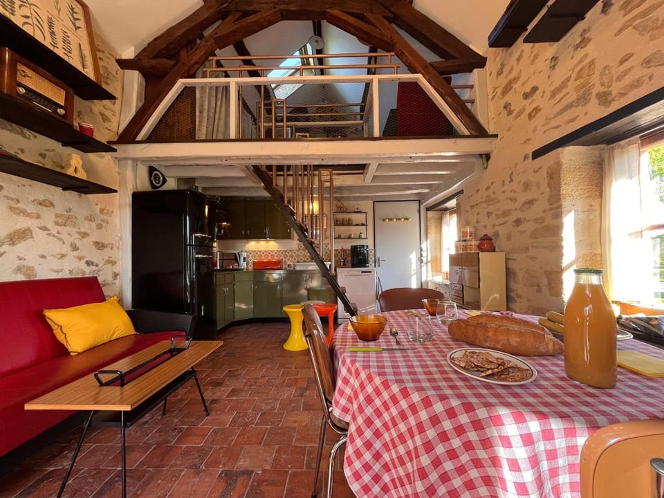 Gîte "Tout Inclus" en Campagne Berrichonne avec Terrasse & Parking Privé - FR-1-591-419 House in Centre-Val de Loire
