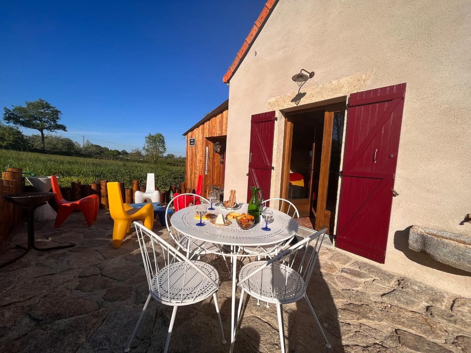 Gîte "Tout Inclus" en Campagne Berrichonne avec Terrasse & Parking Privé - FR-1-591-419 House in Centre-Val de Loire