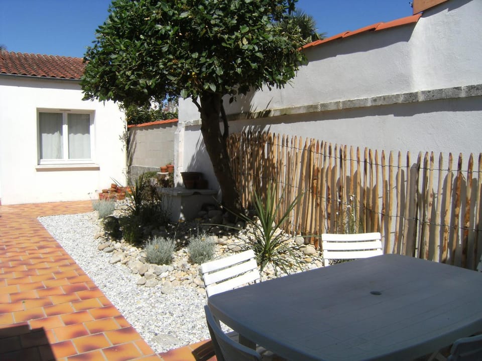 Maison à Fouras, 3 chambres, cour ombragée, proche centre et plages - FR-1-709-67 House in Fouras