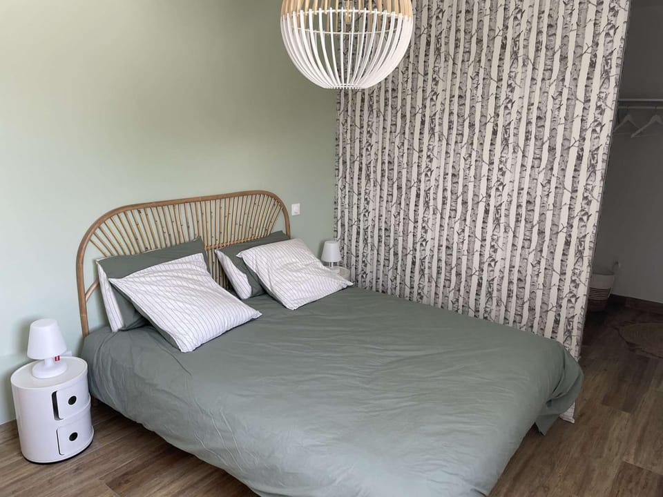 Villa moderne avec piscine privée et grand terrain en centre-ville - FR-1-382-208 Villa in Vallon-Pont-d'Arc