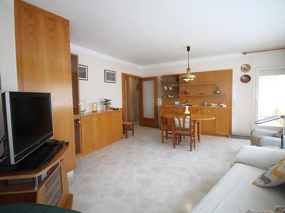 Apartamento luminoso en el centro - 4 pers. - ES-228-147 Apartment in Alt Empordà