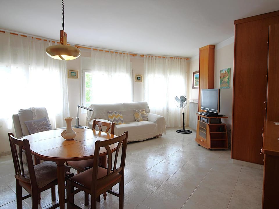 Apartamento luminoso en el centro - 4 pers. - ES-228-147 Apartment in Alt Empordà
