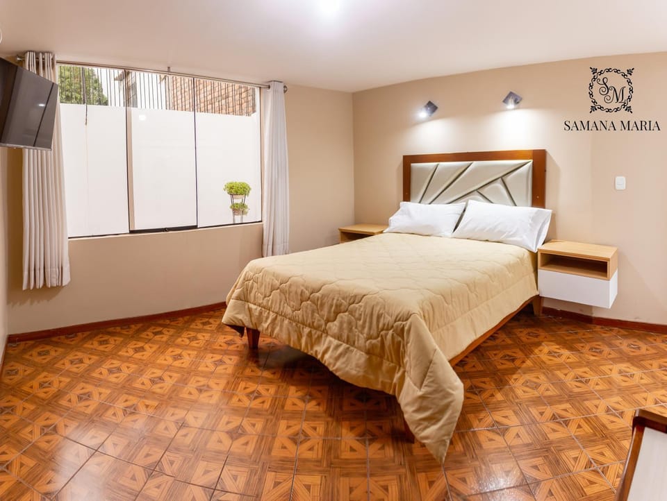 Photo of the whole room, Bedroom