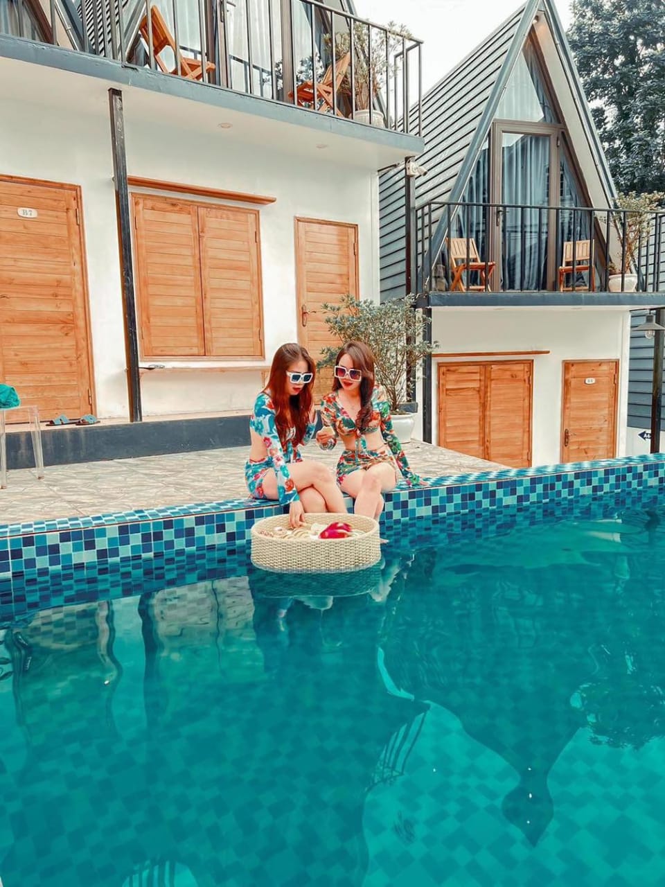Property building, Swimming pool
