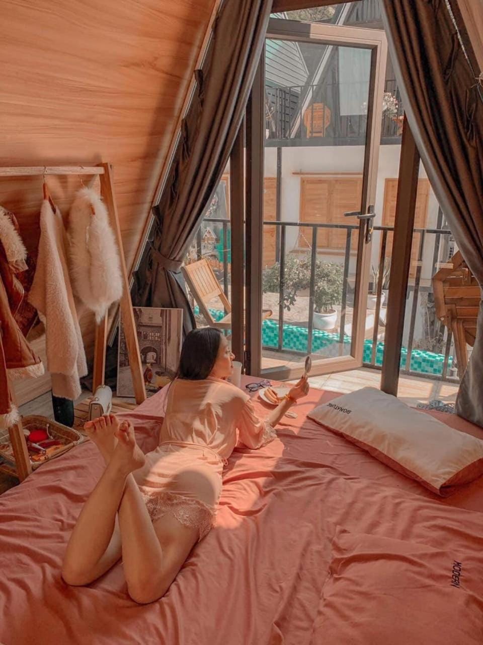 Bed, View (from property/room), Photo of the whole room, Bedroom