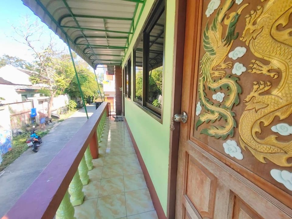 Talay Samed Apartment in Phe