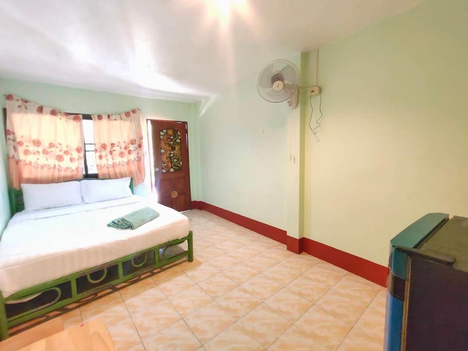 Talay Samed Apartment in Phe
